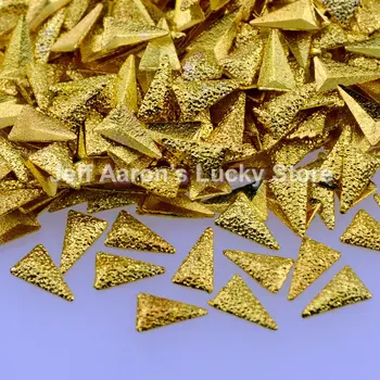 500PCS arany ezüst nyílhegy matt háromszög fém 3d nail art dekoráció szegecsekkel körmök kiegészítők kellékek új érkezés