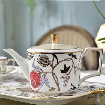 az európai stílusú porcelán porcelán kávéfőző teáskanna angol délutáni tea tea virág, fű fű teáskanna