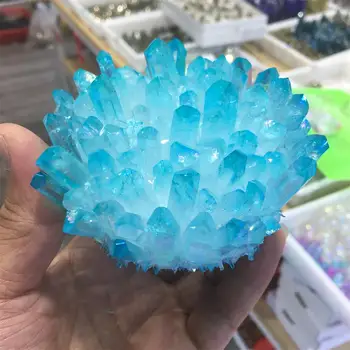 Természetes kék galvanizáló átlátszó crystal klaszter kő, érc degaussing kő nettó kemoterápia energia díszítő kő