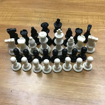 Kompakt Méret 65MM 32 Középkori Sakk Műanyag Teljes Chessmen Nemzetközi Szó Sakk Játék Szórakoztató Játék a Sakk